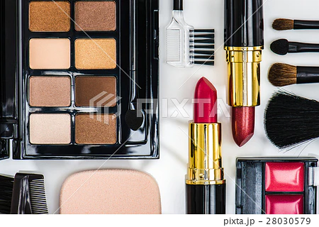 Recommendations for foundation, blush, and mascara in Tokyo? Pictures helpful.