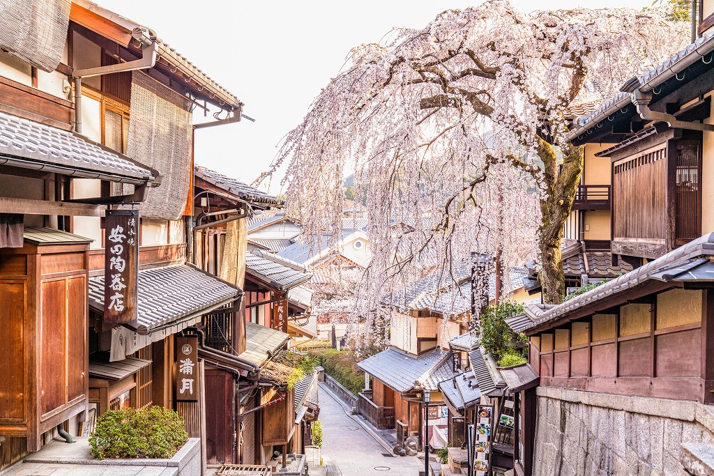 Is there a day trip to visit filming locations or real-life spots that inspired famous anime or movies？