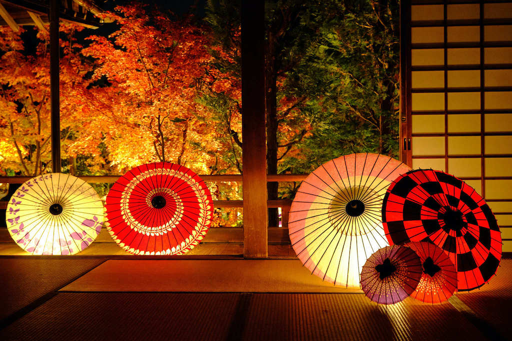 Recommend historical fiction books and movies to read and watch before visiting Japan.